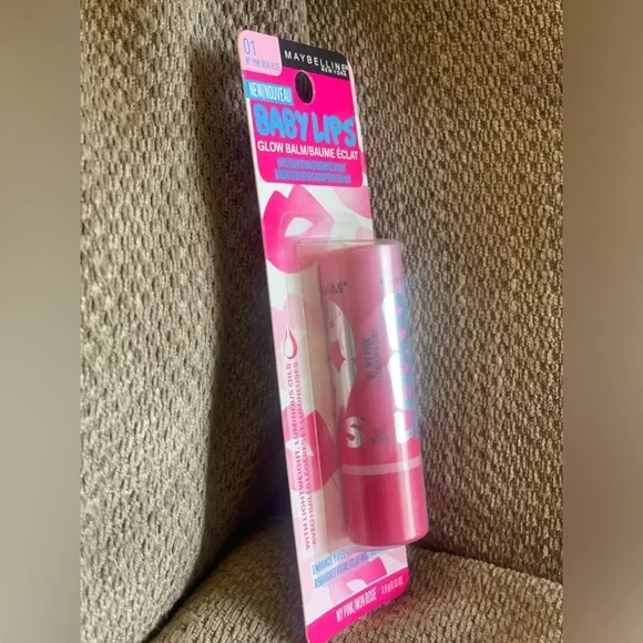 Maybelline's 'Baby Lips' Glow Lip Balm - My Pink, mon rose #01 - Picture 8 of 13